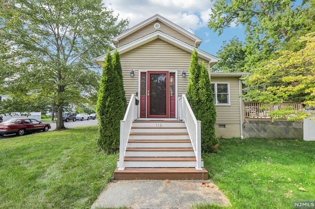 116 Clinton Ave, Hillsdale, NJ 07642