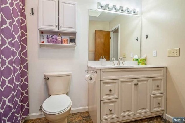 72 Vlg Dr, Hardyston NJ 07419-1134 exterior