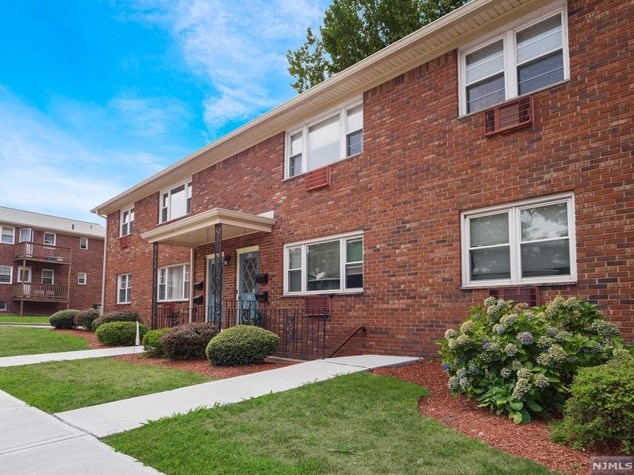 422 Ringwood Ave, Pompton Lakes NJ 07442-2238 exterior