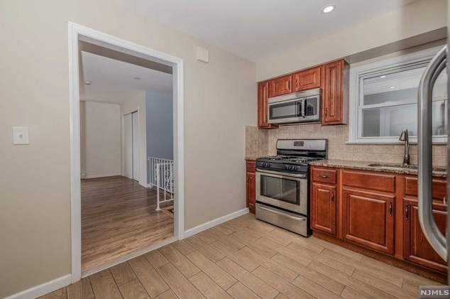 10 Lembeck Ave, Jersey City, NJ 07305