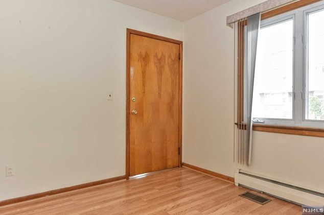 56 River St, Lodi, NJ 07644