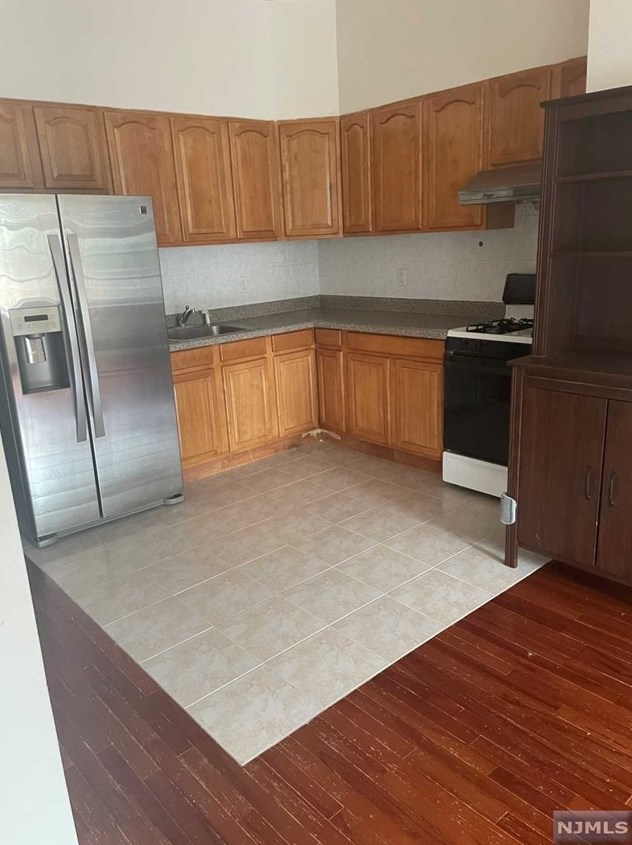 217 Main St #b, Ridgefield Park, NJ 07660
