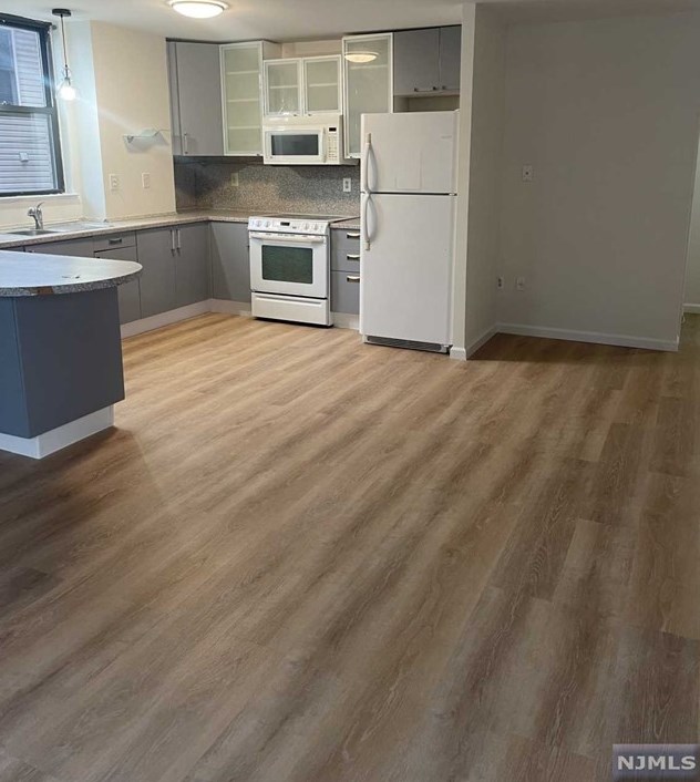 200 Division St, Cliffside Park NJ  07010-2328 exterior