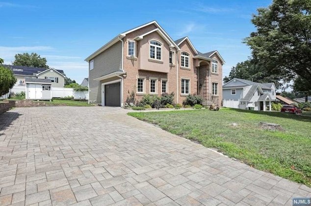 135 Haase Ave, Paramus, NJ 07652
