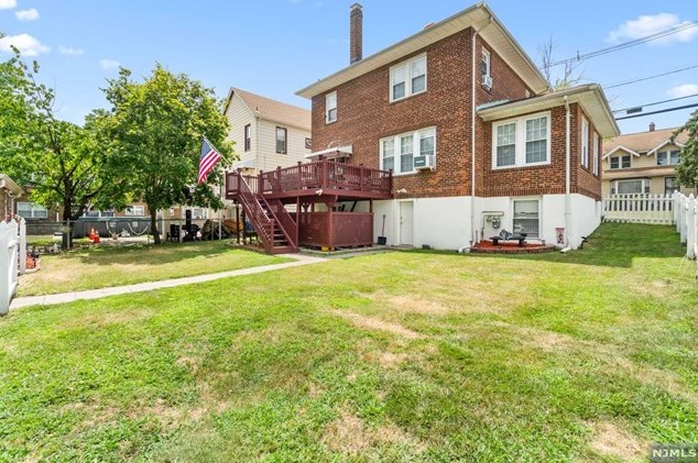 61 Teaneck Rd, Ridgefield Park NJ  07660-2329 exterior