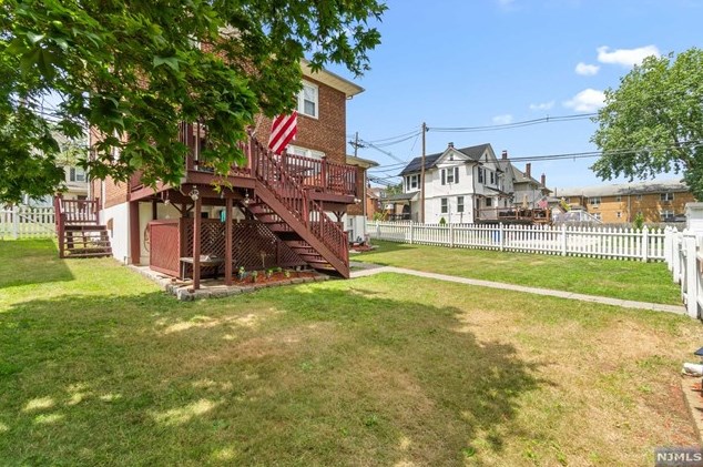 61 Teaneck Rd, Ridgefield Park NJ  07660-2329 exterior