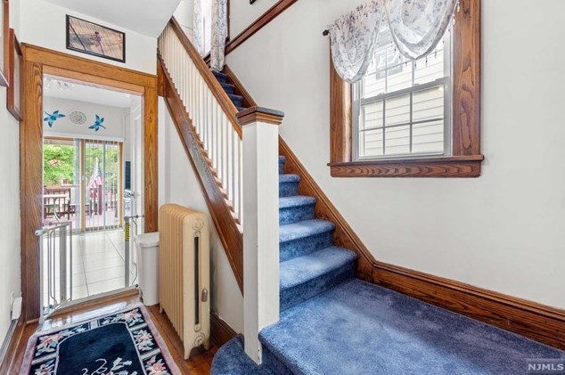 61 Teaneck Rd, Ridgefield Park NJ  07660-2329 exterior