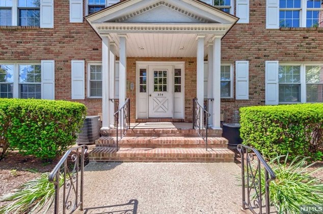 374 E Ridgewood Ave Apt 8, Ridgewood, NJ 07450