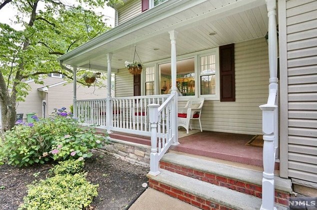 222 Homestead Rd, Paramus, NJ 07652
