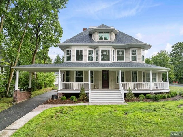 389 Spring Ave, Ridgewood, NJ 07450-4527