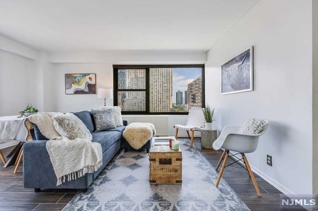 135 Montgomery St #15g, Jersey City, NJ 07302