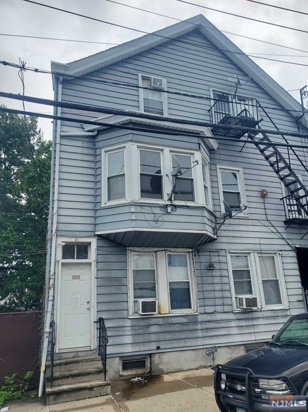 21 Chadwick St, Paterson, NJ 07503