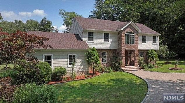 361 Lake St, Upper Saddle River, NJ 07458