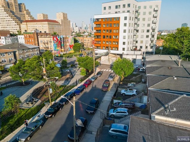 9 Jewett Ave, Jersey City, NJ 07304-3015
