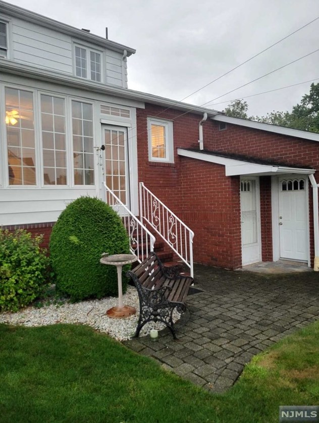264 Grove St, Lodi, NJ 07644