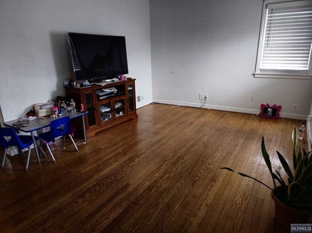112 Avenue E, Lodi, NJ 07644