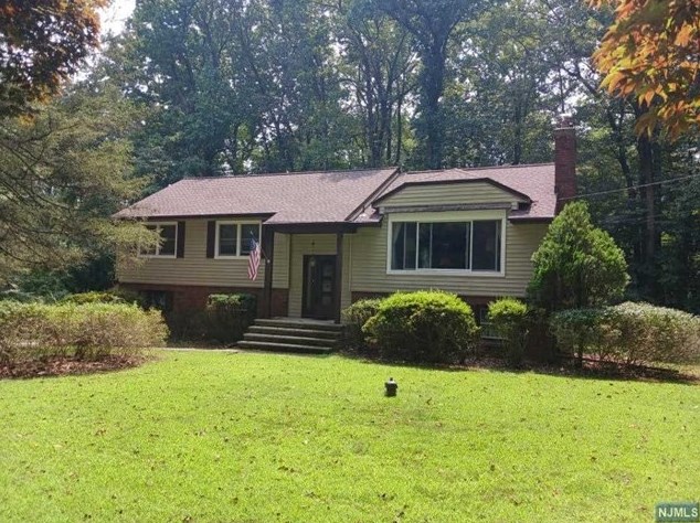 48 Brook Rd, Upper Saddle River, NJ 07458