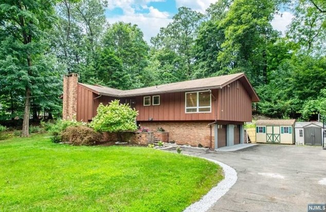 455 Lebanon St, Wyckoff, NJ 07481