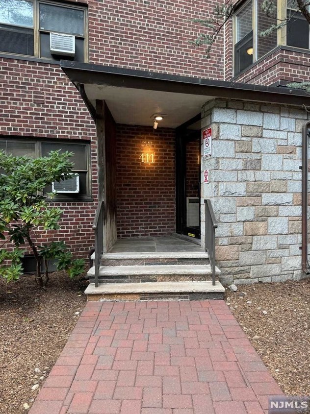 411 Park Pl #1d, West Fort Lee, NJ 07024
