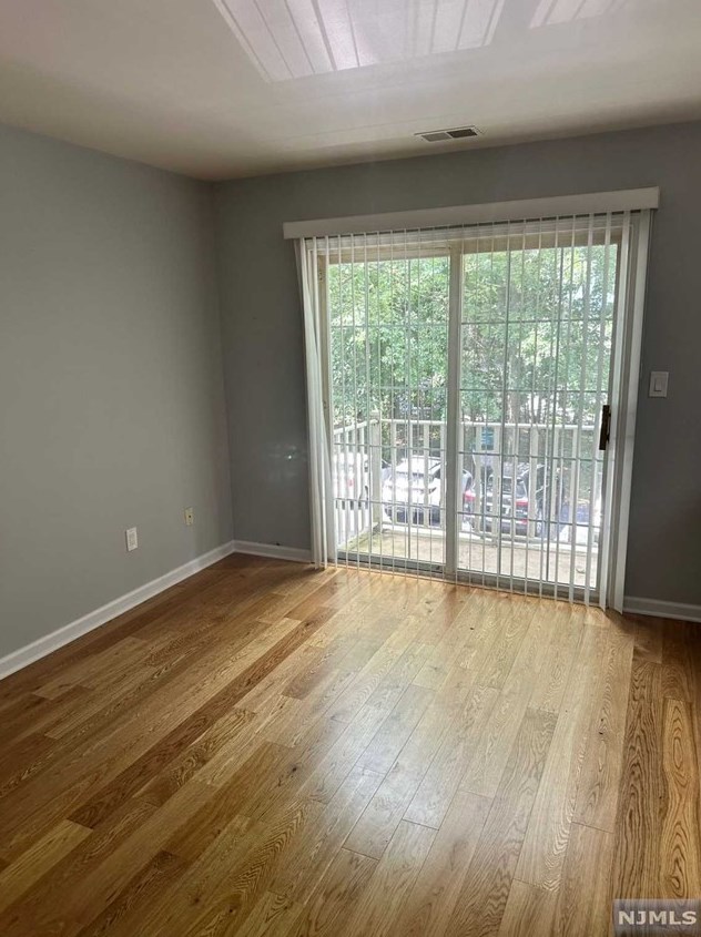 2037 Charles Ct, Mahwah, NJ 07430