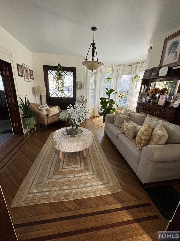 568 Highland Ave, Newark, NJ 07104-2215