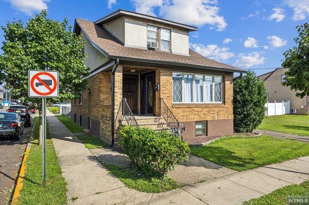 19 Victor St, Lodi, NJ 07644