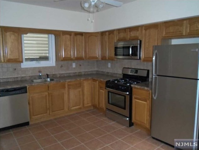 634 N 6th St, Newark, NJ 07107