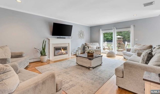 790 Wyckoff Ave, Wyckoff, NJ 07481
