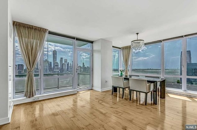 2 2nd St #3805, Jersey City, NJ 07302
