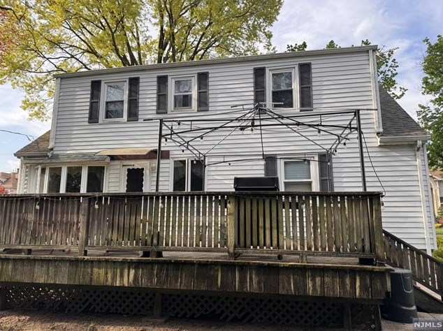 258 Grand St, N Milford, NJ 07646