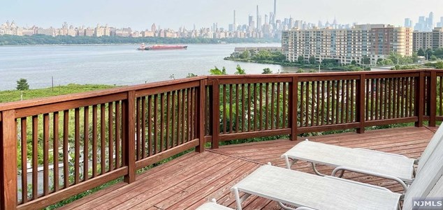 48 Bergen Ridge Rd, North Bergen NJ  07047-6200 exterior