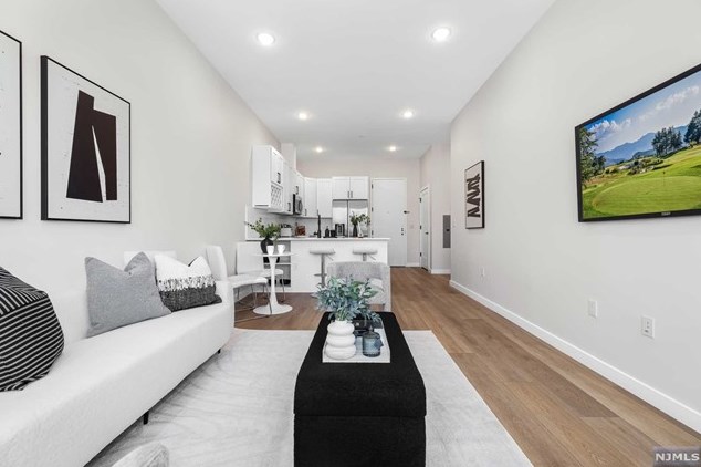 51 Queen Anne Rd #406, Bogota, NJ 07603
