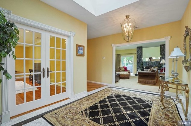7 Beekman Hill Rd, Essex Fells, NJ 07021