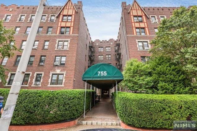 755 Anderson Ave, Cliffside Park NJ  07010-2175 exterior