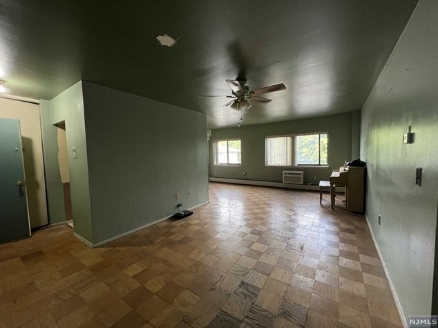 44 Main St, Lodi, NJ 07644-2225