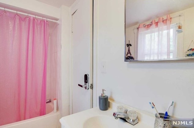 259-261 Governor St, Paterson, NJ 07501
