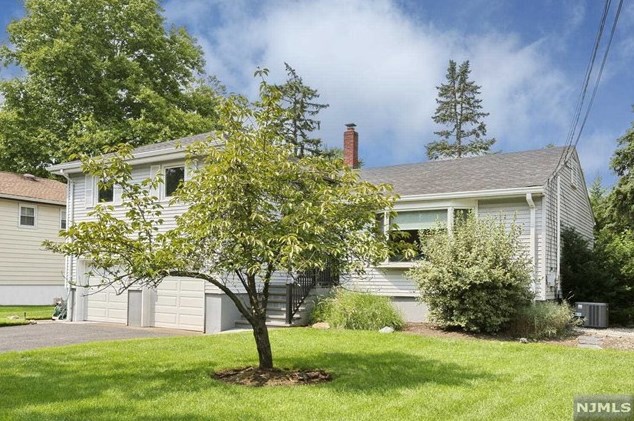 363 Webster Dr, N Milford, NJ 07646