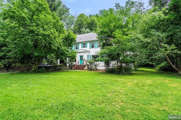 115 Jones Rd, Englewood, NJ 07631-3730