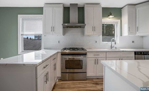 125 Hillcrest Pl, North Bergen, NJ 07047