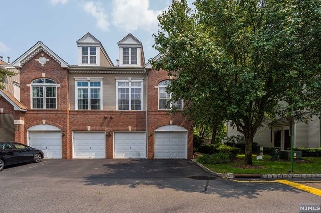 251 Riverwalk Way, Clifton NJ 07014-1736 exterior