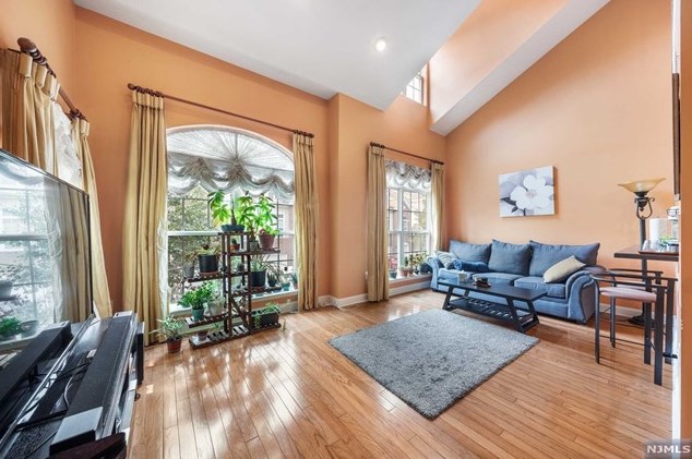 251 Riverwalk Way, Clifton NJ 07014-1736 exterior