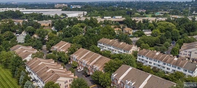 251 Riverwalk Way, Clifton NJ 07014-1736 exterior