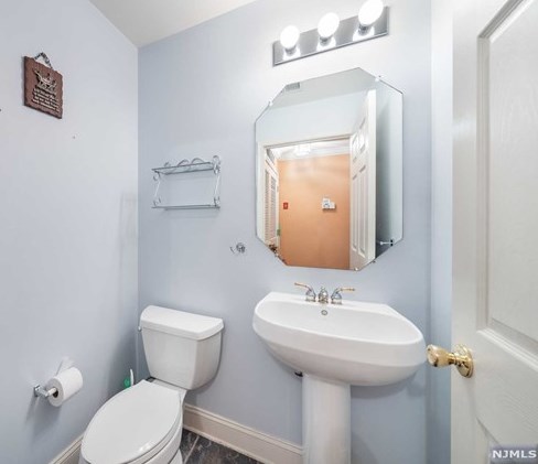 251 Riverwalk Way, Clifton NJ 07014-1736 exterior