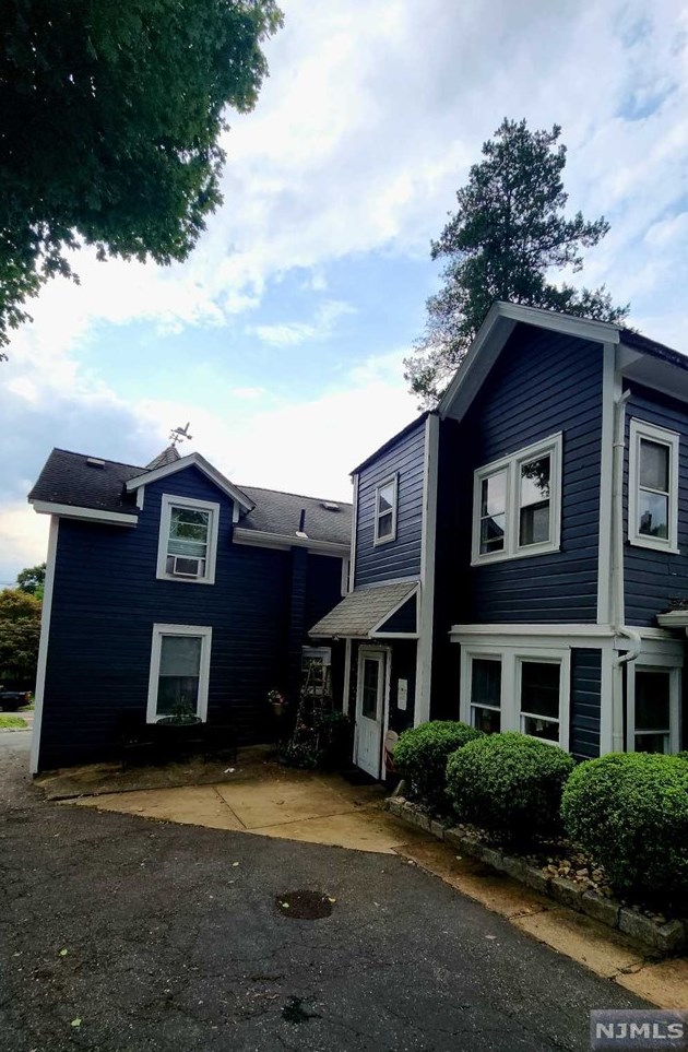 46 Lane Ave, West Caldwell, NJ 07006