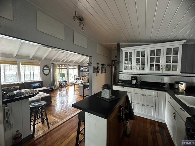 50 Lakeshore Dr, Wantage, NJ 07461