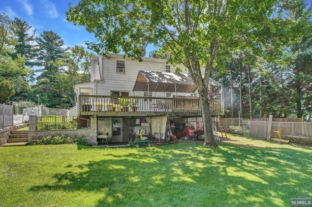 375 Alps Rd, Wayne NJ 07470-3731 exterior