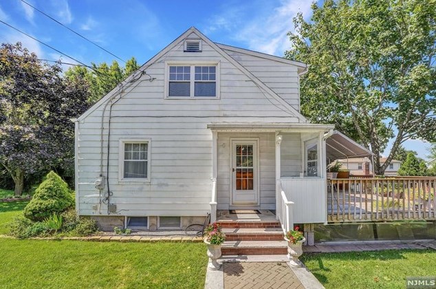 375 Alps Rd, Wayne NJ 07470-3731 exterior