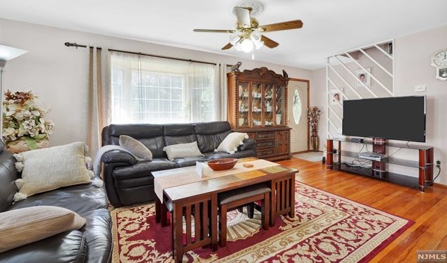 375 Alps Rd, Wayne NJ 07470-3731 exterior