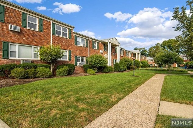 87 Roseland Ave, West Caldwell, NJ 07006