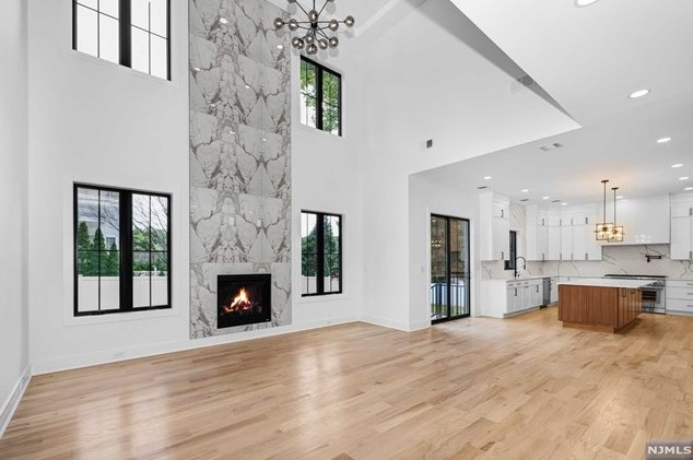 826 Godwin Rd, Paramus, NJ 07652